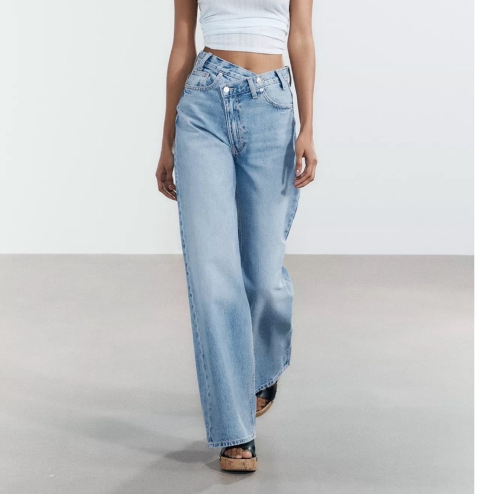 Zara Light Blue Crossover Jeans